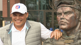 Statue of Pudge Rodriguez unveiled outside new Globe Life Field
