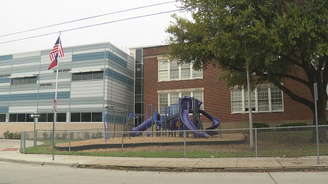 Questions, concerns arise as Dallas ISD goes online for 155,000 students