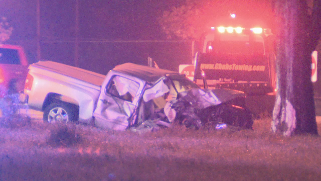 Driver killed after vehicle go off I-30, hits tree in East Dallas