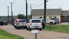 Kemp PD sergeant shot by barricaded person in Mabank