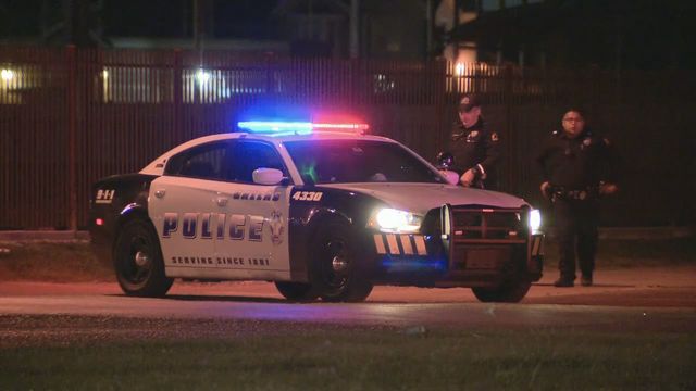 Dallas armed robbery suspects still on the loose after police chase and shootout