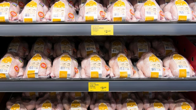 Why health experts aren't warning about coronavirus dangers in food