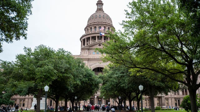 Hundreds protest COVID-19 orders at Texas Capitol