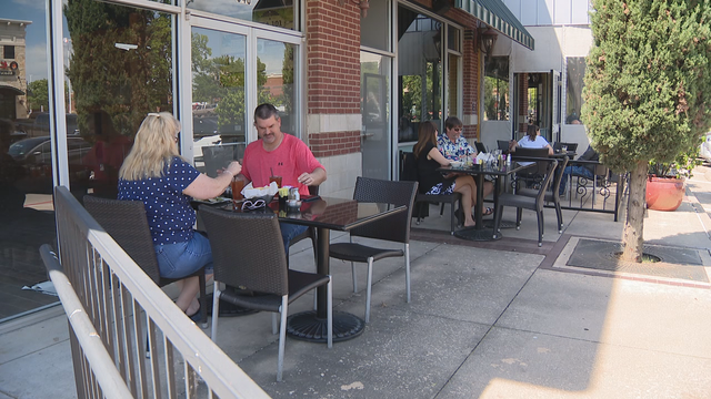 North Texans head to Colleyville as the city lifts restrictions on restaurants, other businesses