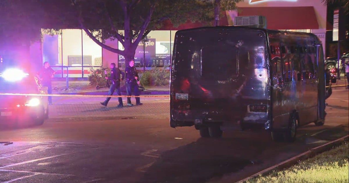 Man killed after fight at Uptown Dallas bar spills outside | FOX 4 ...