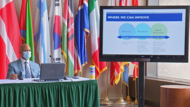 Dallas health czar focused on mobile testing expansion; city prepares to reopen more parks