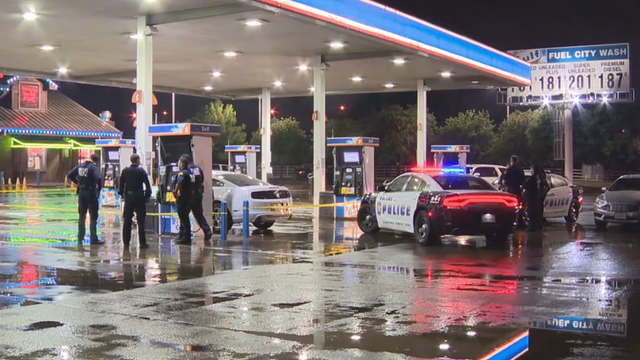 Woman arrested after crashing into SUV, police vehicle at Dallas gas station