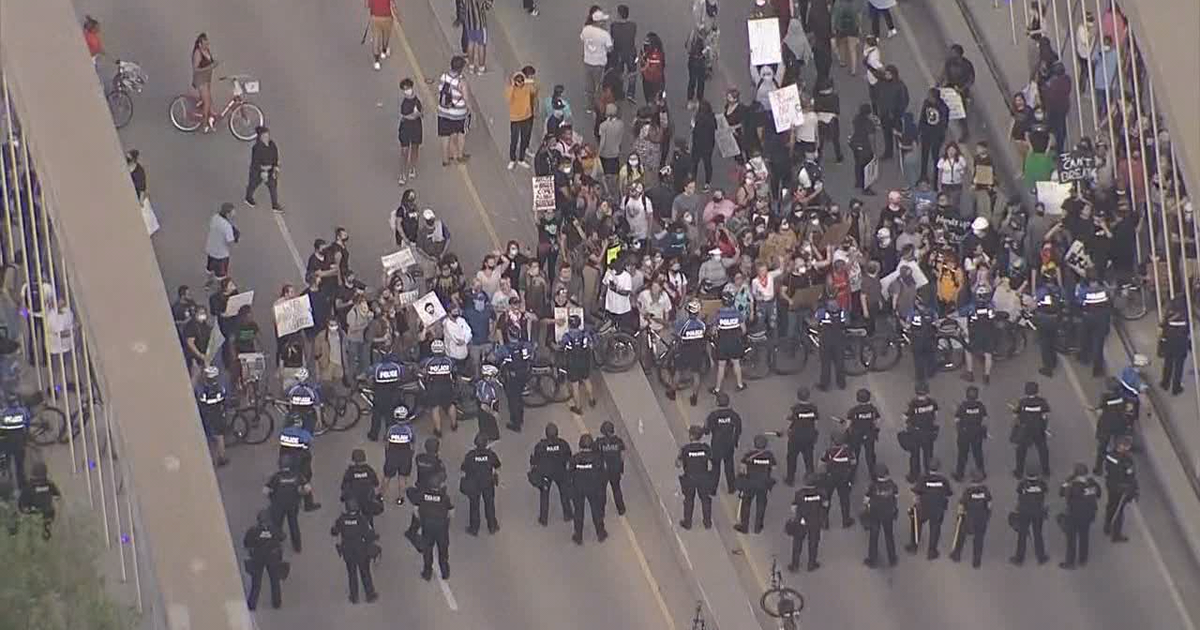 Protest in Fort Worth blocks traffic on West 7th Street Bridge | FOX 4 ...