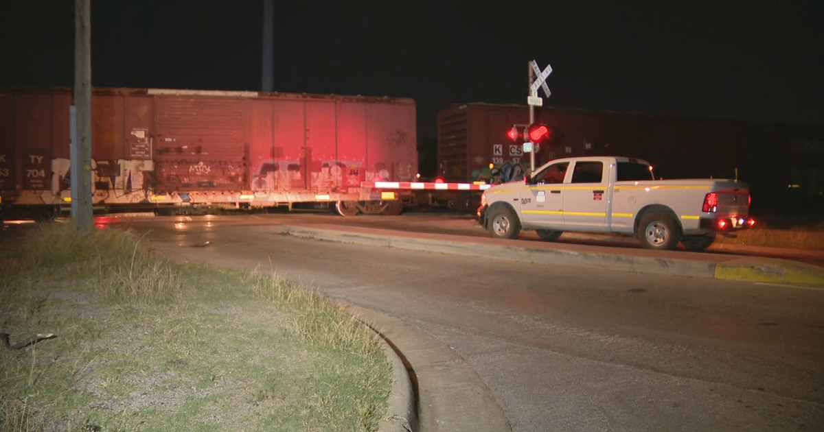 Pedestrian dies after being struck by train in Fort Worth early ...