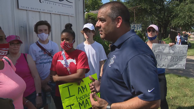 Dallas Police Association president meets with protesters to help enact change