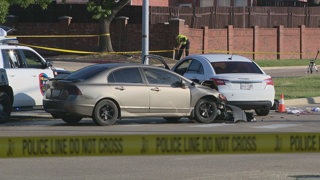 Plano officer stabbed while responding to crash, suspect killed