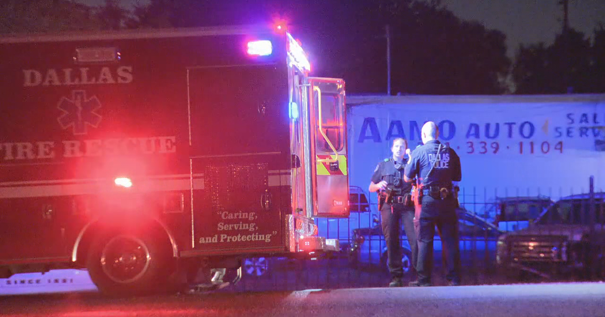 Robbery suspect shot by another suspect in Far East Dallas | FOX 4 ...
