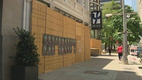 Downtown Dallas businesses take economic hit with few visitors during pandemic
