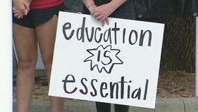 Parents protest McKinney ISD’s plan to start school online