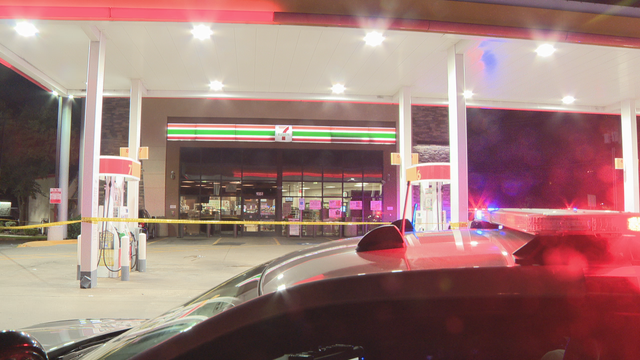 7-Eleven store clerk shot during robbery