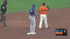 Flores homers to get Giants going in 9-2 win over Rangers