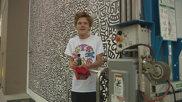 18-year-old artists paints intricate mural in Downtown Dallas