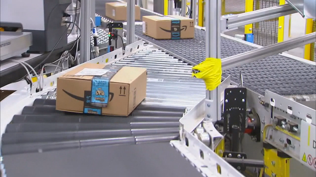 Amazon building fulfillment center in Forney