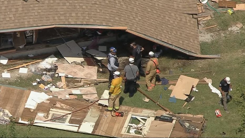 1 hospitalized with severe burns after Fort Worth home explosion