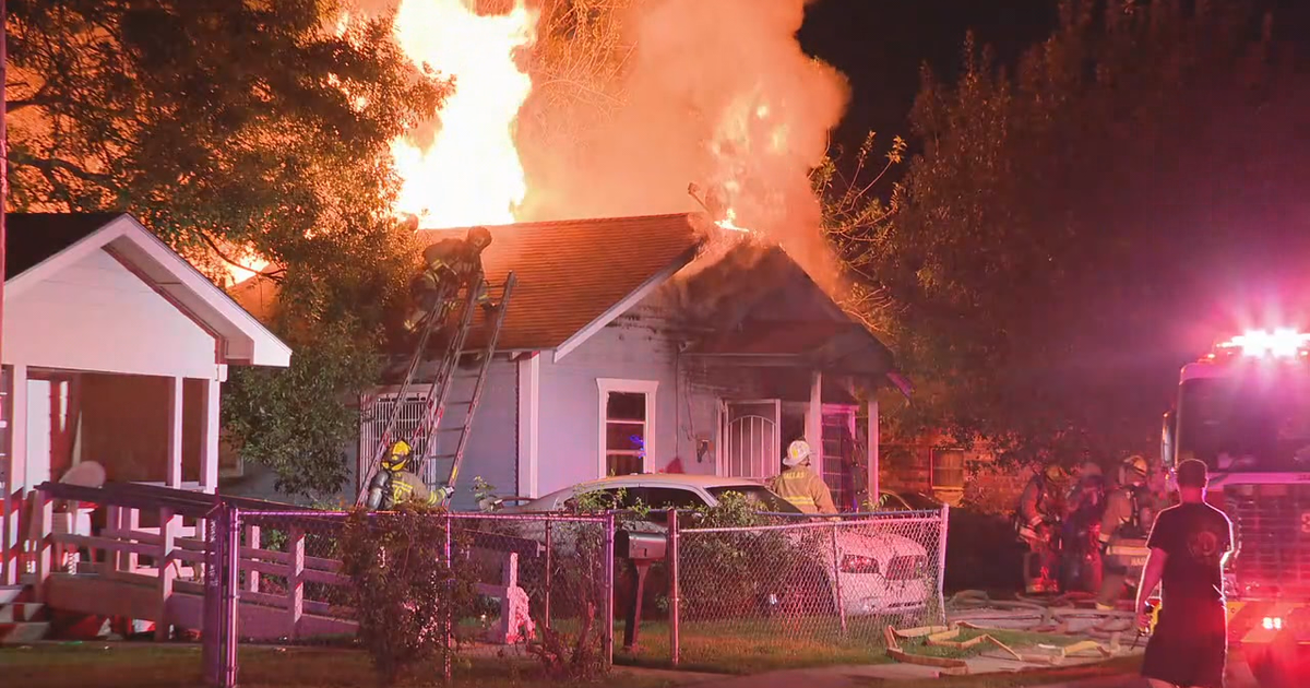 Dallas home damaged by early morning fire | FOX 4 Dallas-Fort Worth