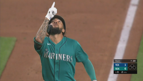 Kikuchi strikes out 7, Mariners beat Rangers 6-3