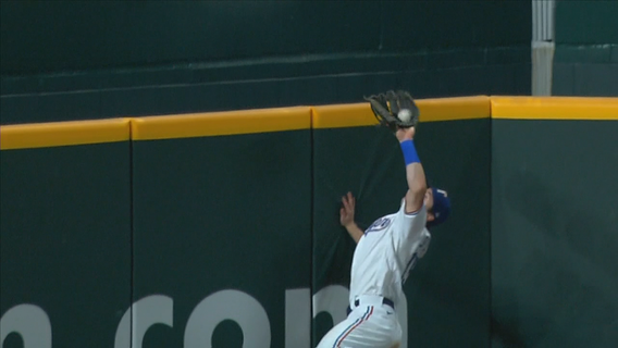 Five-run seventh inning powers Rangers past Astros 6-1