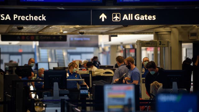 North Texas airline workers continue to wait for additional coronavirus relief bill