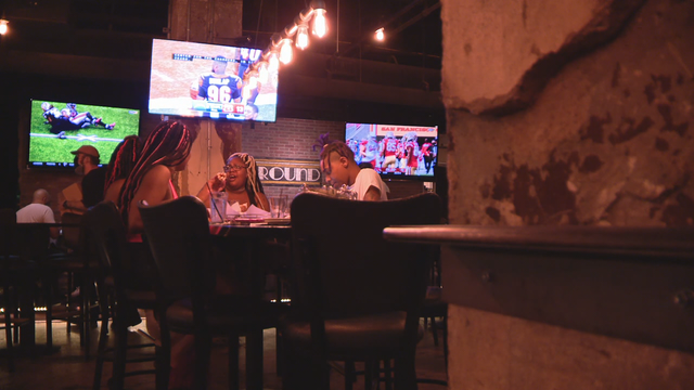 North Texas restaurants normally packed on NFL Sundays had smaller crowds due to COVID-19 restrictions