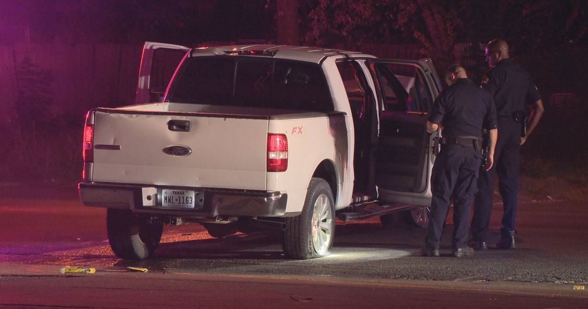 Man found shot in crashed pickup truck in Dallas | FOX 4 Dallas-Fort Worth
