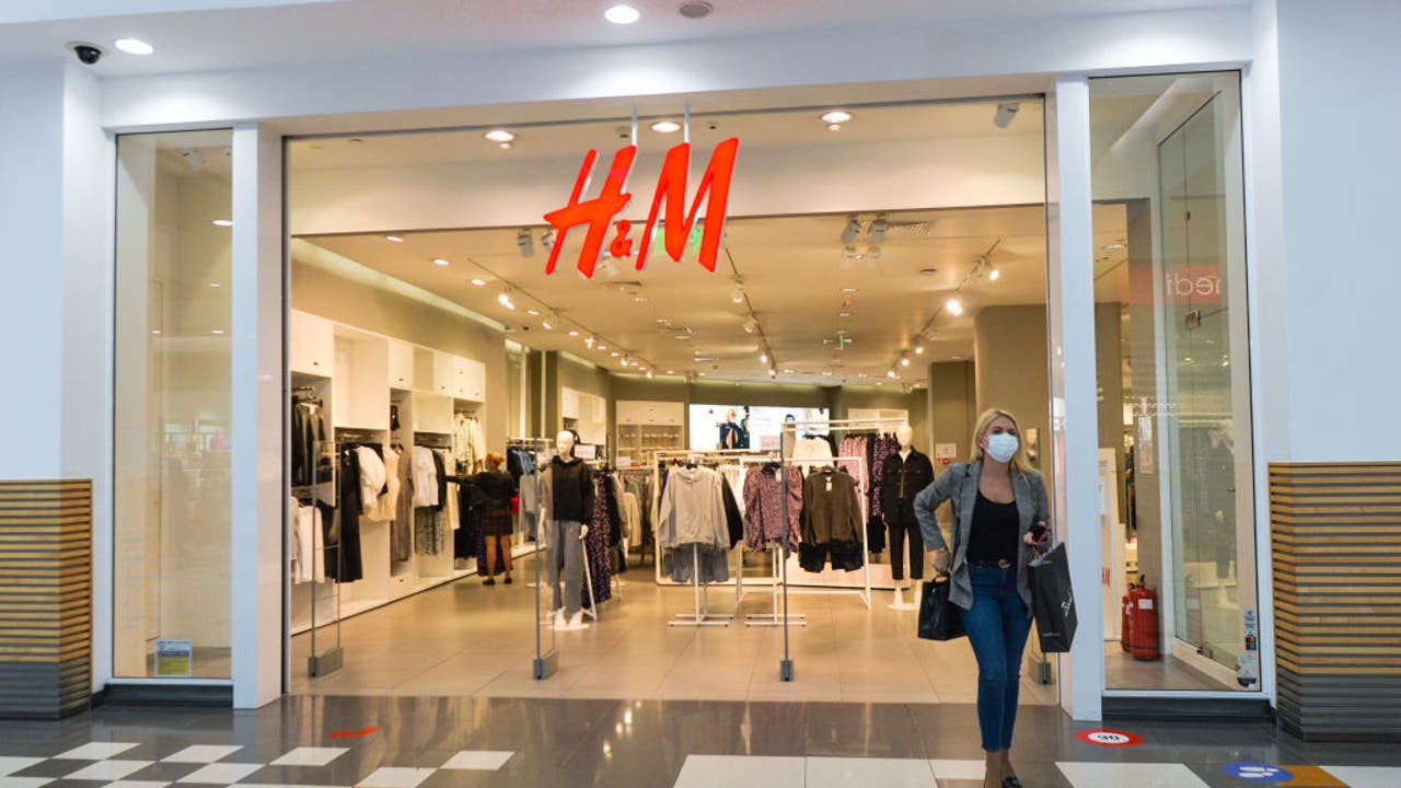 H&M to close 350 stores in 2021, citing increase in online shopping