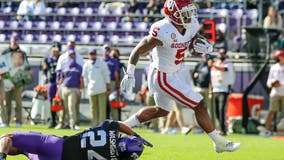 Oklahoma has first win streak after cruising past TCU 33-14