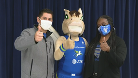 Dallas Wings honor Duncanville teacher for going above and beyond