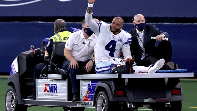 Prescott has gruesome injury, Cowboys rally to beat Giants