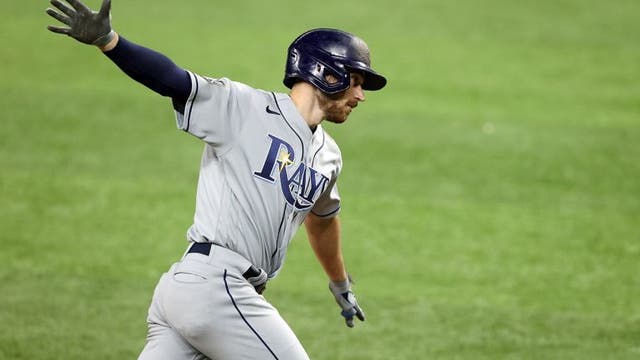 Lowe homers twice, Rays hold off Dodgers 6-4 to even Series
