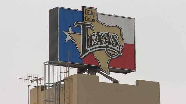 Billy Bob's GM says it's not political statement to host Jason Isbell with COVID-19 vaccine requirement