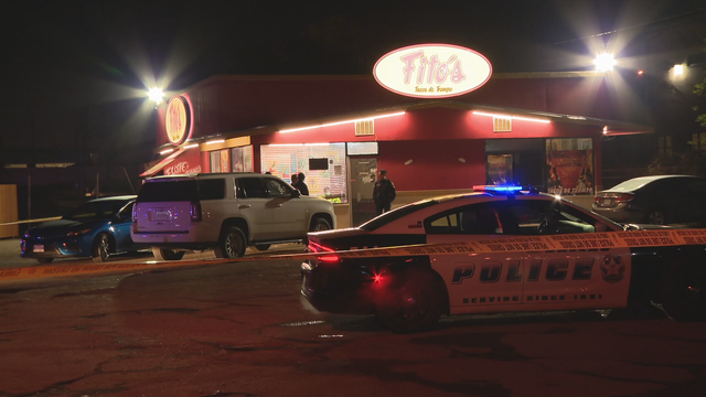 Police: Man shot, carjacked while waiting for wife to get off work at Dallas restaurant