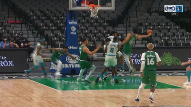 Ball, Hornets dominate Mavs' home opener in 118-99 win