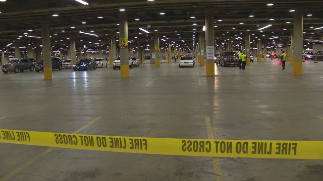 Massive vaccination effort begins at Dallas convention center with minor kinks