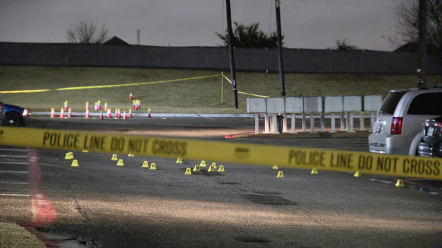 Shots fired at officers outside Arlington apartments