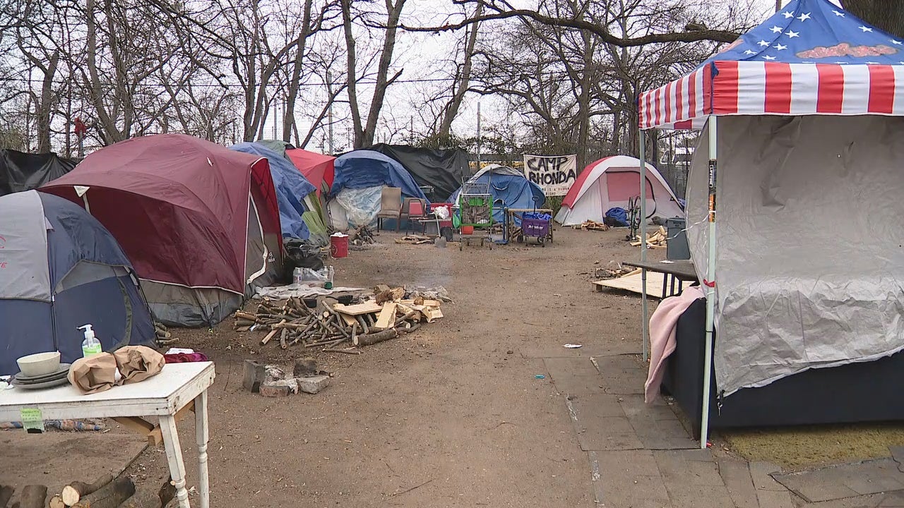 Dallas Homeless Shelters Prepping For Below Freezing Temps With COVID   WX HOMELESS SHELTERS BH 2 10 21 KDFWf7bc 186 Mp4 00.50.42.09 