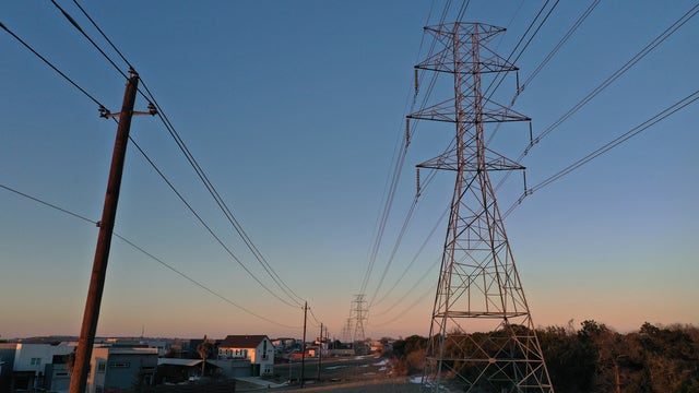 ‘I need help’: Texans grapple with thousand-dollar electric bills