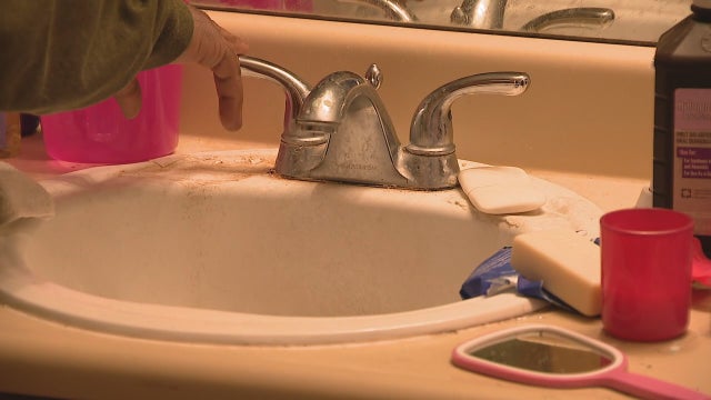 City of Irving putting pressure on apartment complexes for residents without water