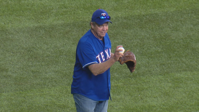 74-year-old baseball fan invited to play catch at Globe Life Field