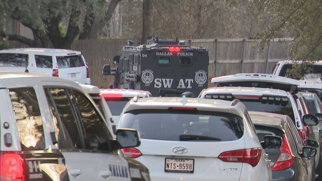 3 found dead in Dallas apartment following standoff after someone fired shots at police