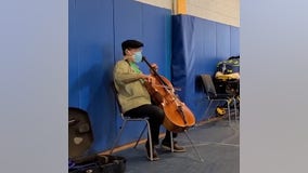 Yo-Yo Ma performs surprise concert at COVID-19 vaccination site