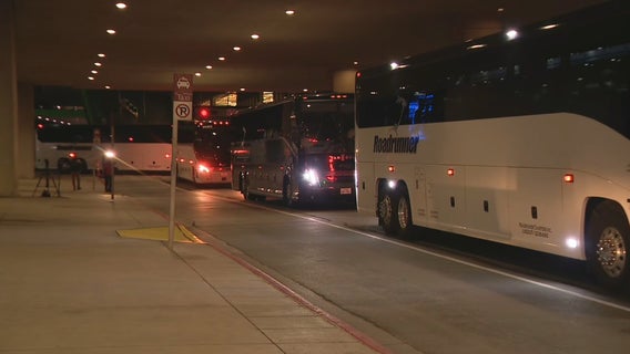 Bilingual volunteers needed to help as more unaccompanied teens arrive at Dallas convention center