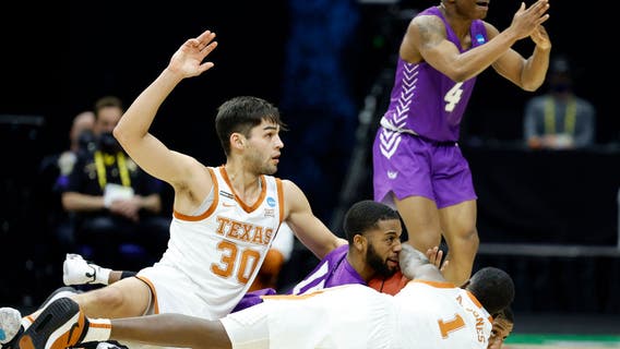 Texas stunner: No. 14 Abilene Christian ousts 'Horns 53-52