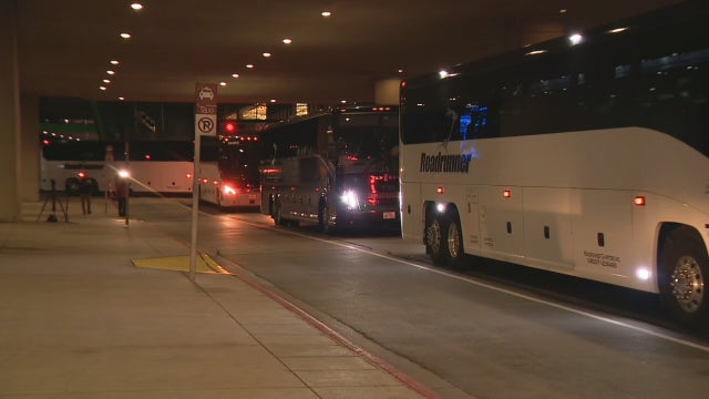 Bilingual volunteers needed to help as more unaccompanied teens arrive at Dallas convention center