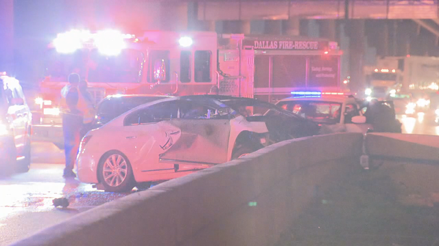 2 people killed in early morning crash in Dallas