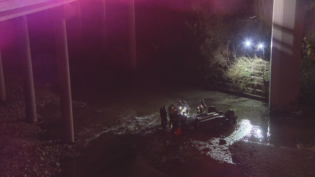 Crash leaves woman dead in Lancaster